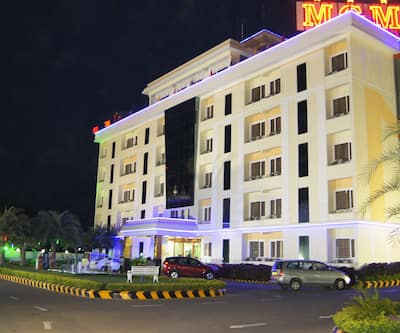 https://imgcld.yatra.com/ytimages/image/upload/t_hotel_yatra_city_desktop/v1415011970/Domestic Hotels/Hotels_Sri Kalahasti/Hotel MGM Grand/Overview.jpg